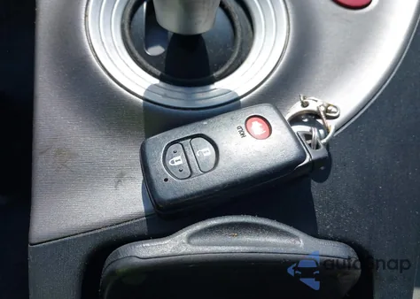 2014 Toyota Prius Three z USA, uszkodzony, nr VIN JTDKN3DU4E0387779